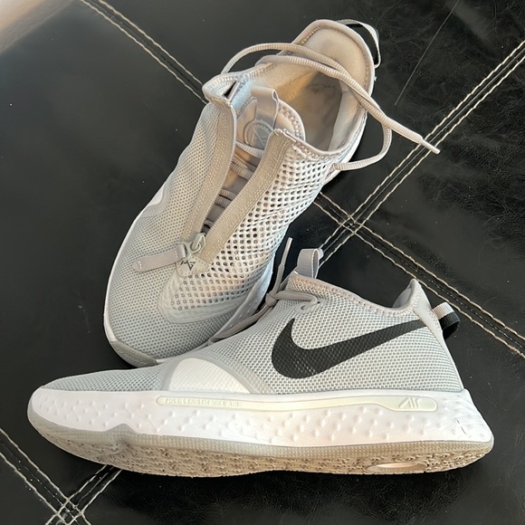 Nike Air Men’s 9.5  Silver and White - Picture 2 of 5